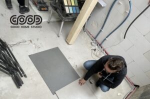 Prace nad przygotowaniem mieszkania przed powrotem do kraju